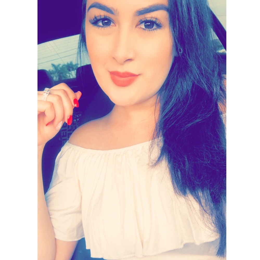 Meet your Posher, Cinthya